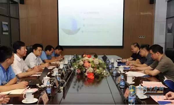 盧衛(wèi)生副司長前來法士特調研參加會談