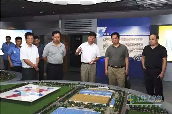 盧衛(wèi)生副司長前來法士特調研參觀