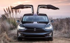 <b>��˹����Model X��ȫ���ҹ��� ܛ�����´����ٻ�</b>